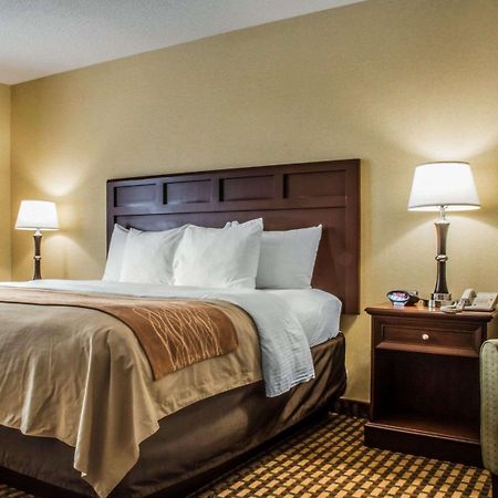 Comfort Inn & Suites Farmington - Victor Экстерьер фото