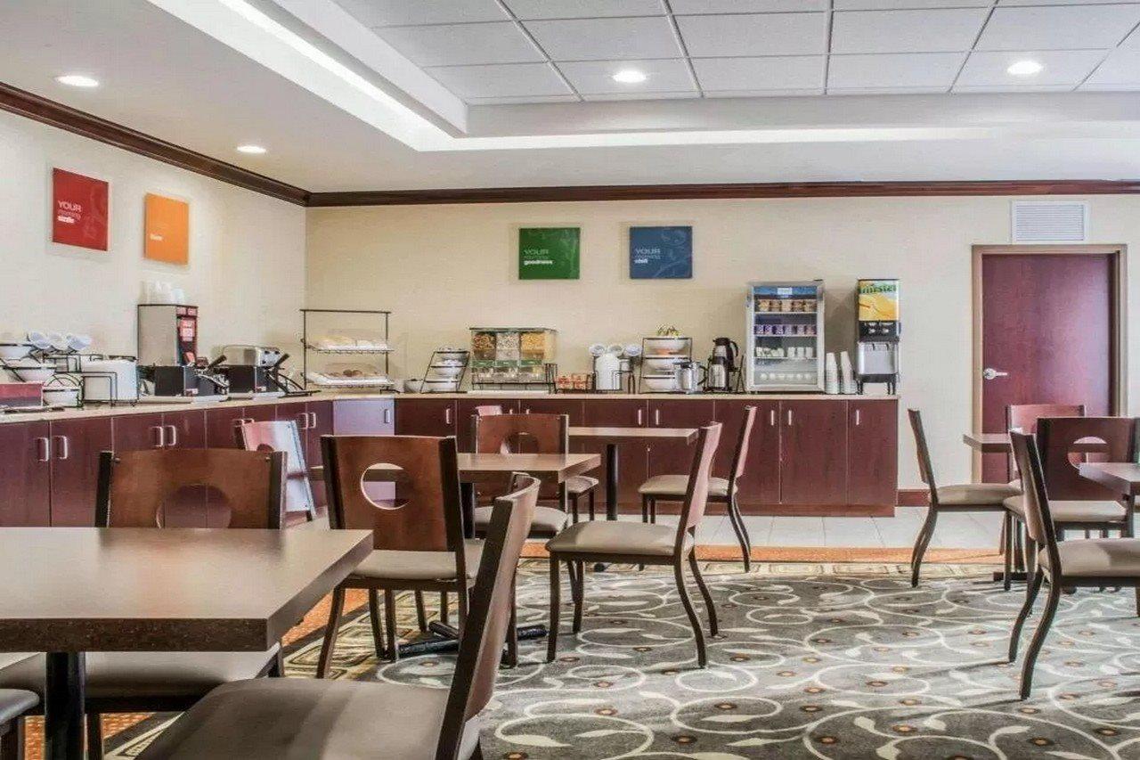 Comfort Inn & Suites Farmington - Victor Экстерьер фото