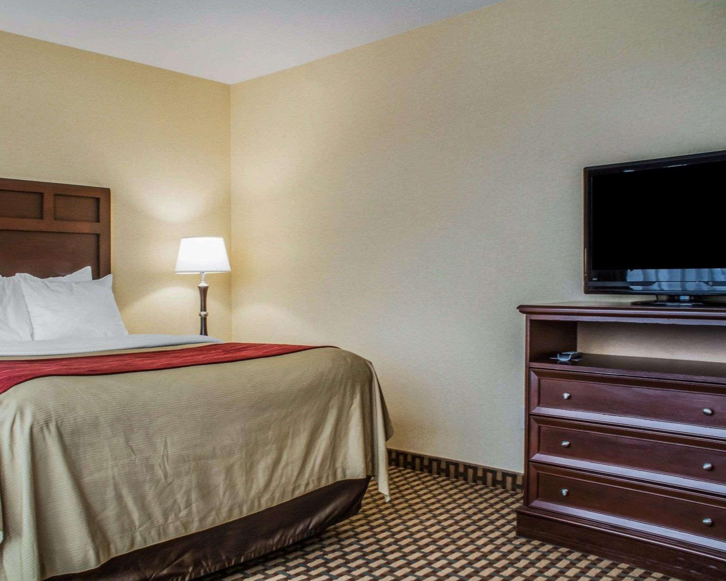 Comfort Inn & Suites Farmington - Victor Экстерьер фото