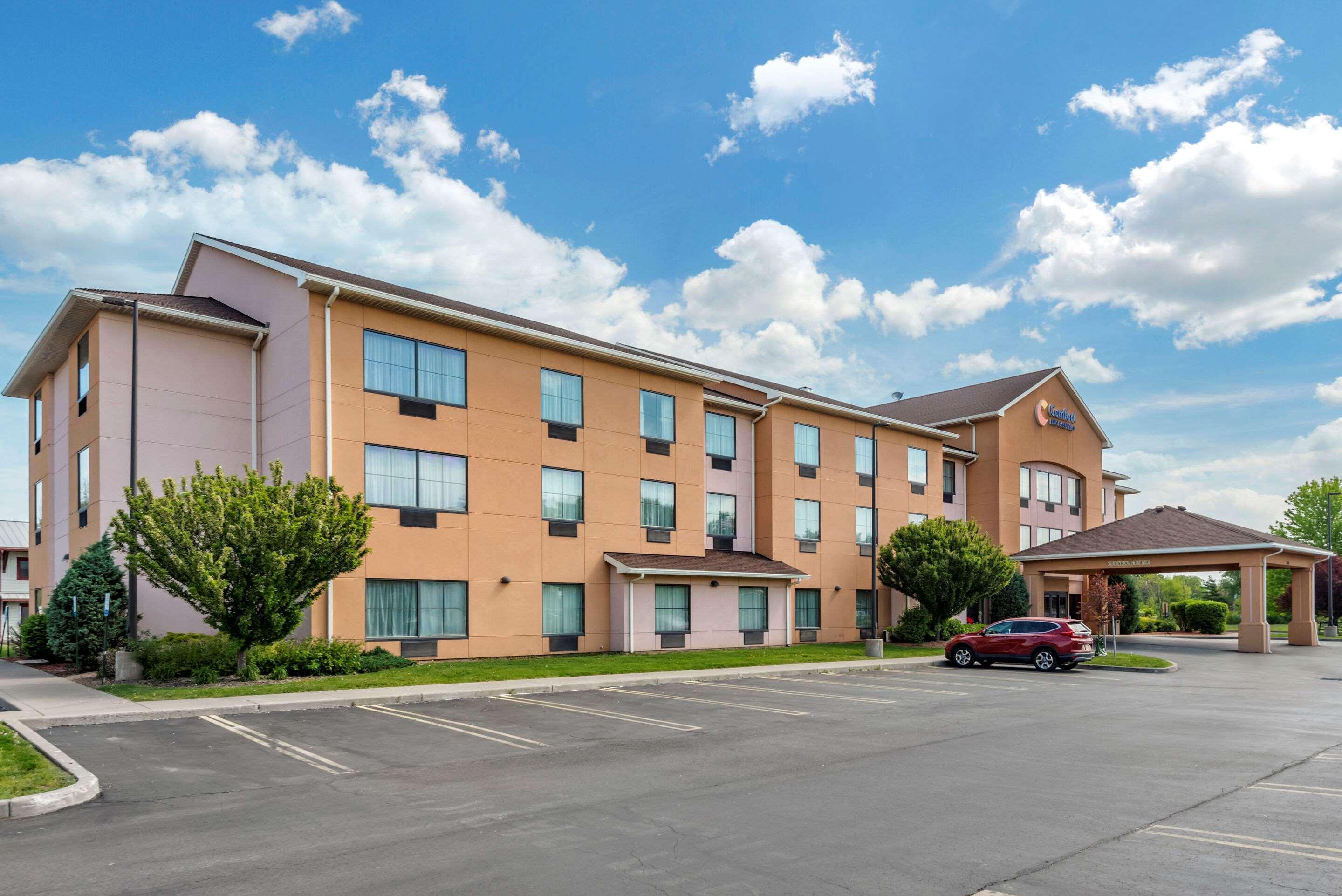 Comfort Inn & Suites Farmington - Victor Экстерьер фото