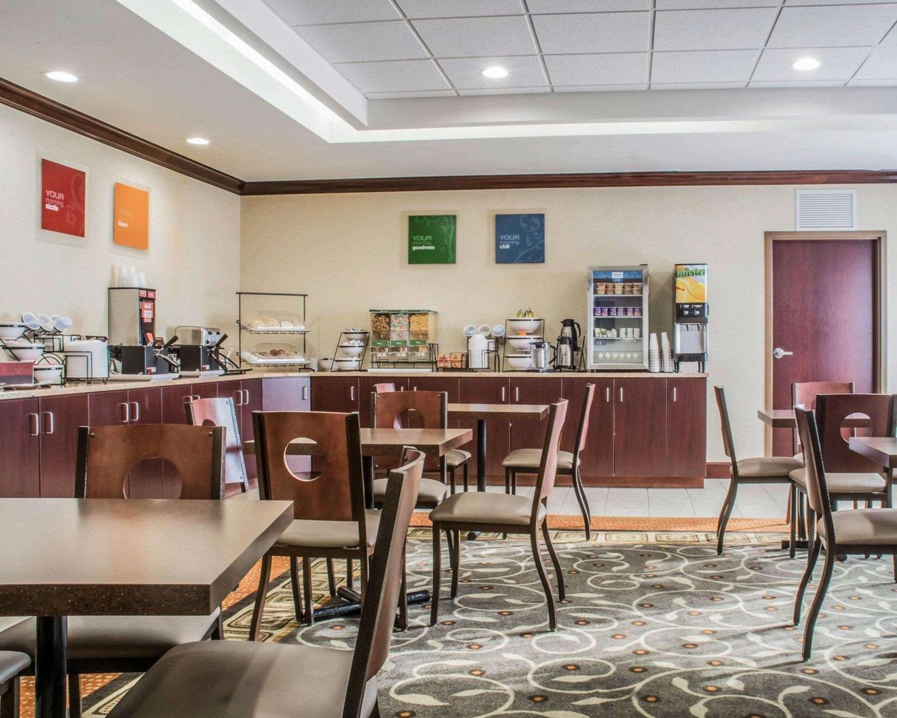 Comfort Inn & Suites Farmington - Victor Экстерьер фото